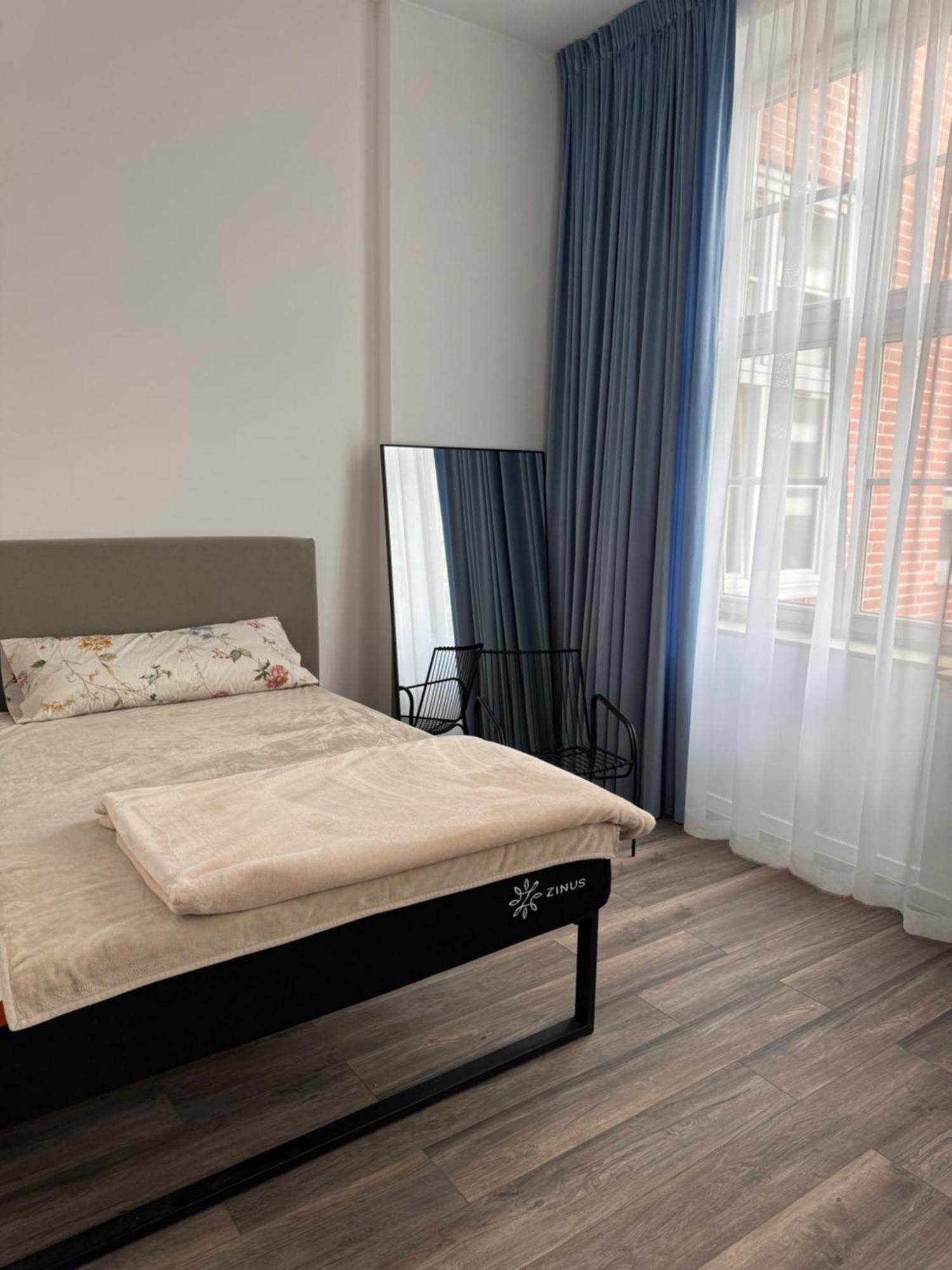 Apartament Blekitny Apartment Wroclaw Bagian luar foto